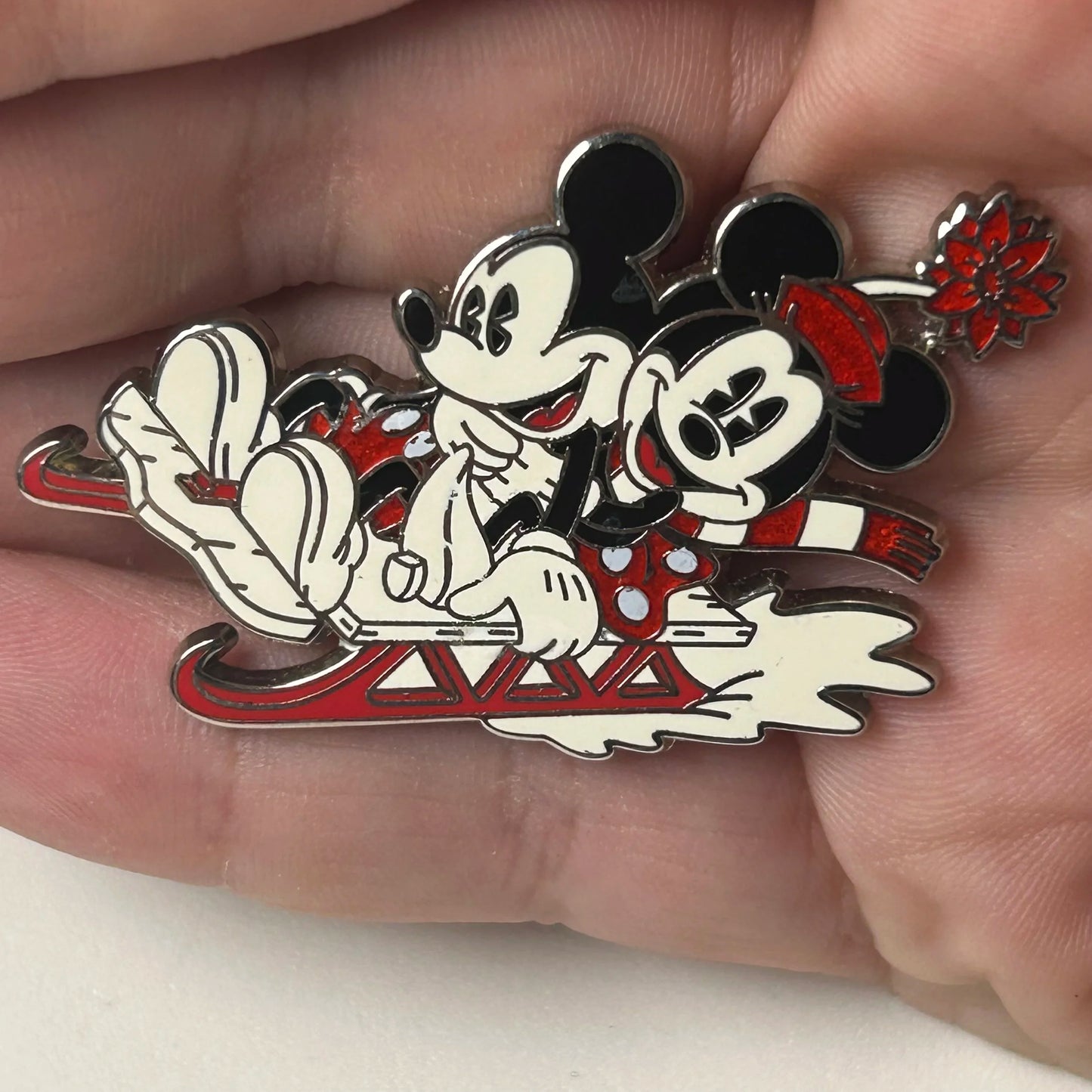 2013 - Minnie And Mickey - Sledding - Disney Pin