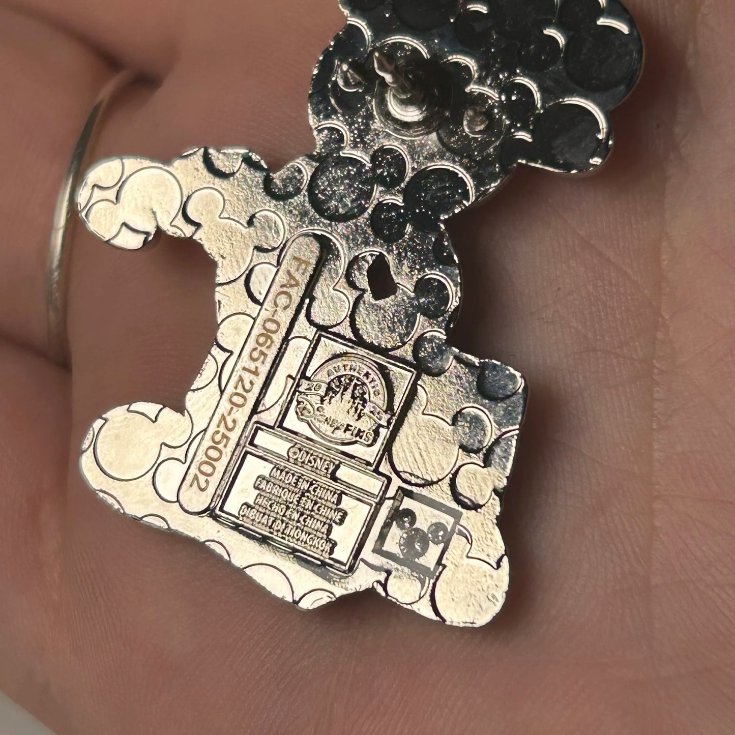 2025 - Mickey Mouse - Holding Suitcase - Disney Pin