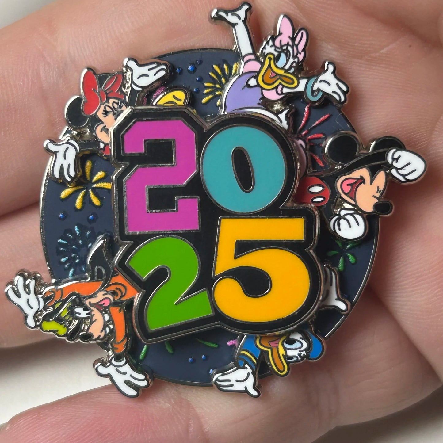 2025 - Mickey, Minnie, Goofy, Donald and Daisy - Spinner - Disney Pin