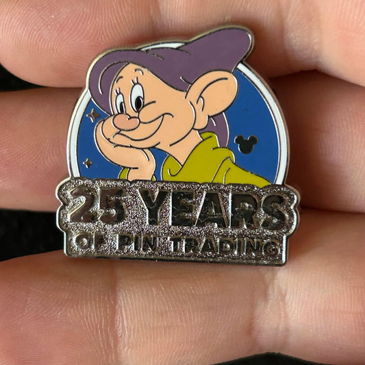 2025 - Dopey - 25 Years of Pin Trading - Hidden Disney - Pin