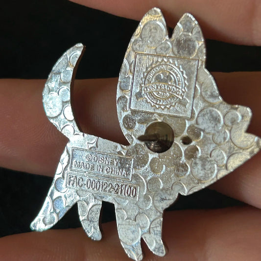 2020 - Bolt - Pixar - Dog - Holding Carrot - Disney Pin