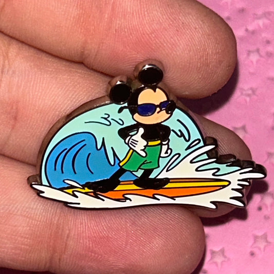 2012 - Mickey Mouse - Surfing - Cool Character Pin