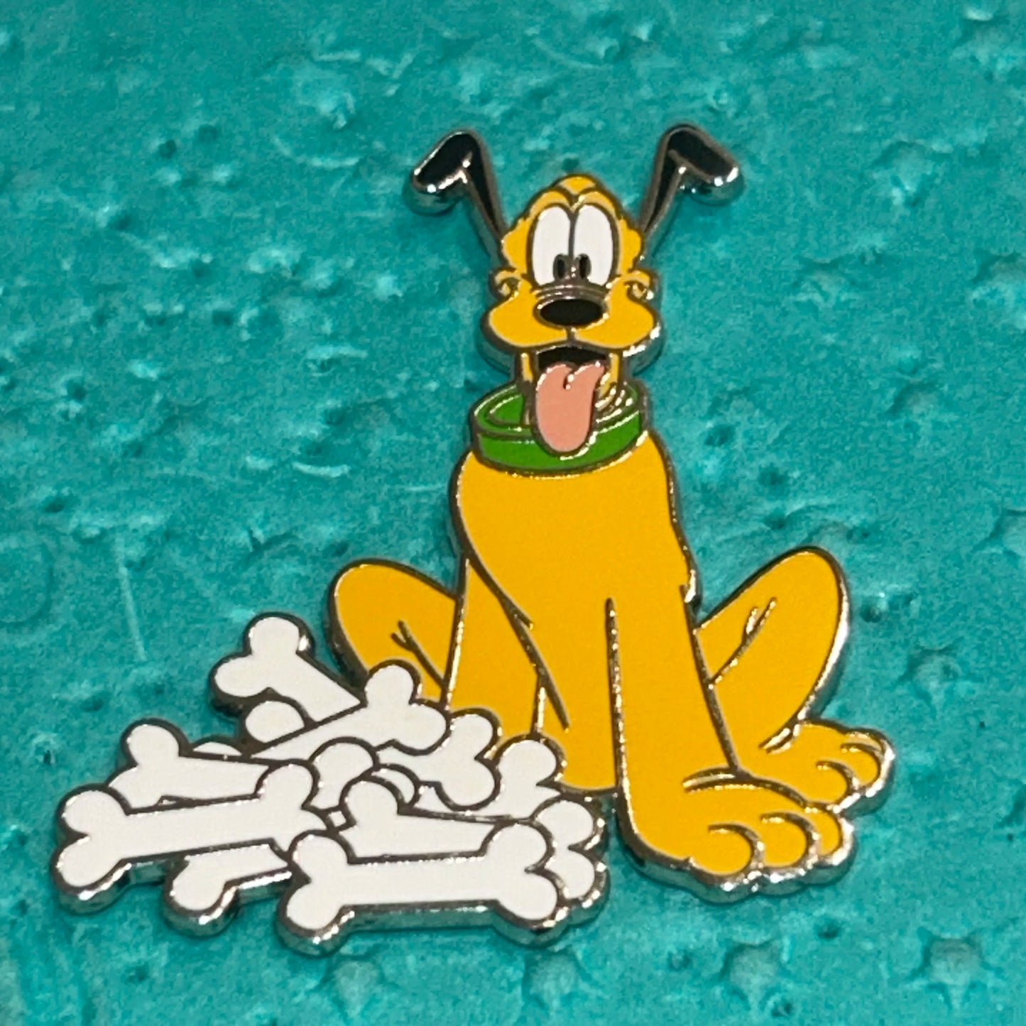 2024 - Pluto - Dog and Bones - Disney Pin