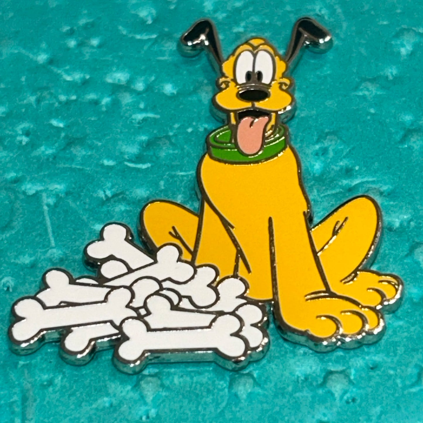 2024 - Pluto - Dog and Bones - Disney Pin