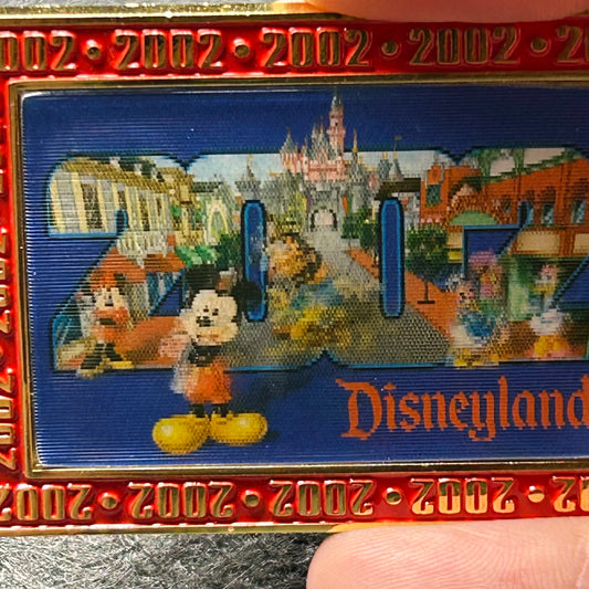 2002 - Mickey, Minnie, Donald, Daisy, Goofy, and Pluto - DLR - LE 2002 - Lenticular - Disney Pin