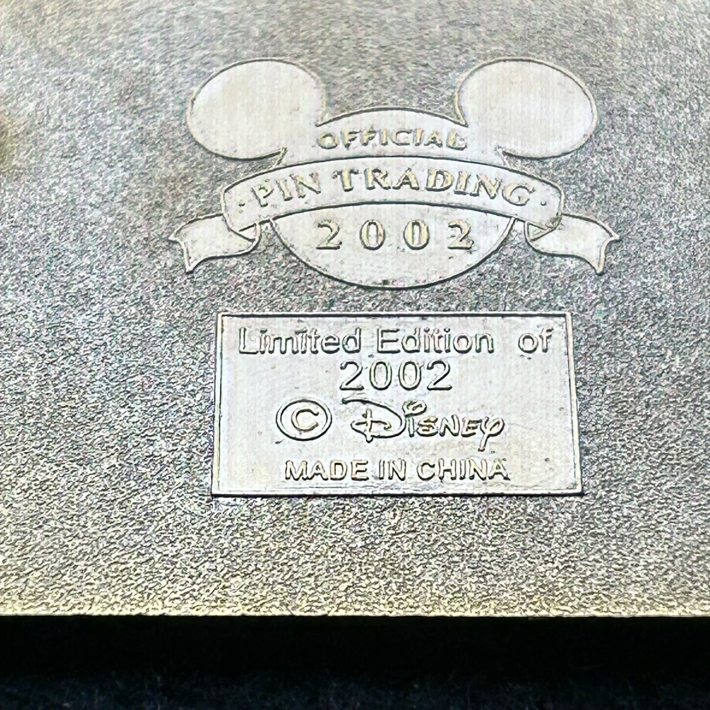 2002 - Mickey, Minnie, Donald, Daisy, Goofy, and Pluto - DLR - LE 2002 - Lenticular - Disney Pin