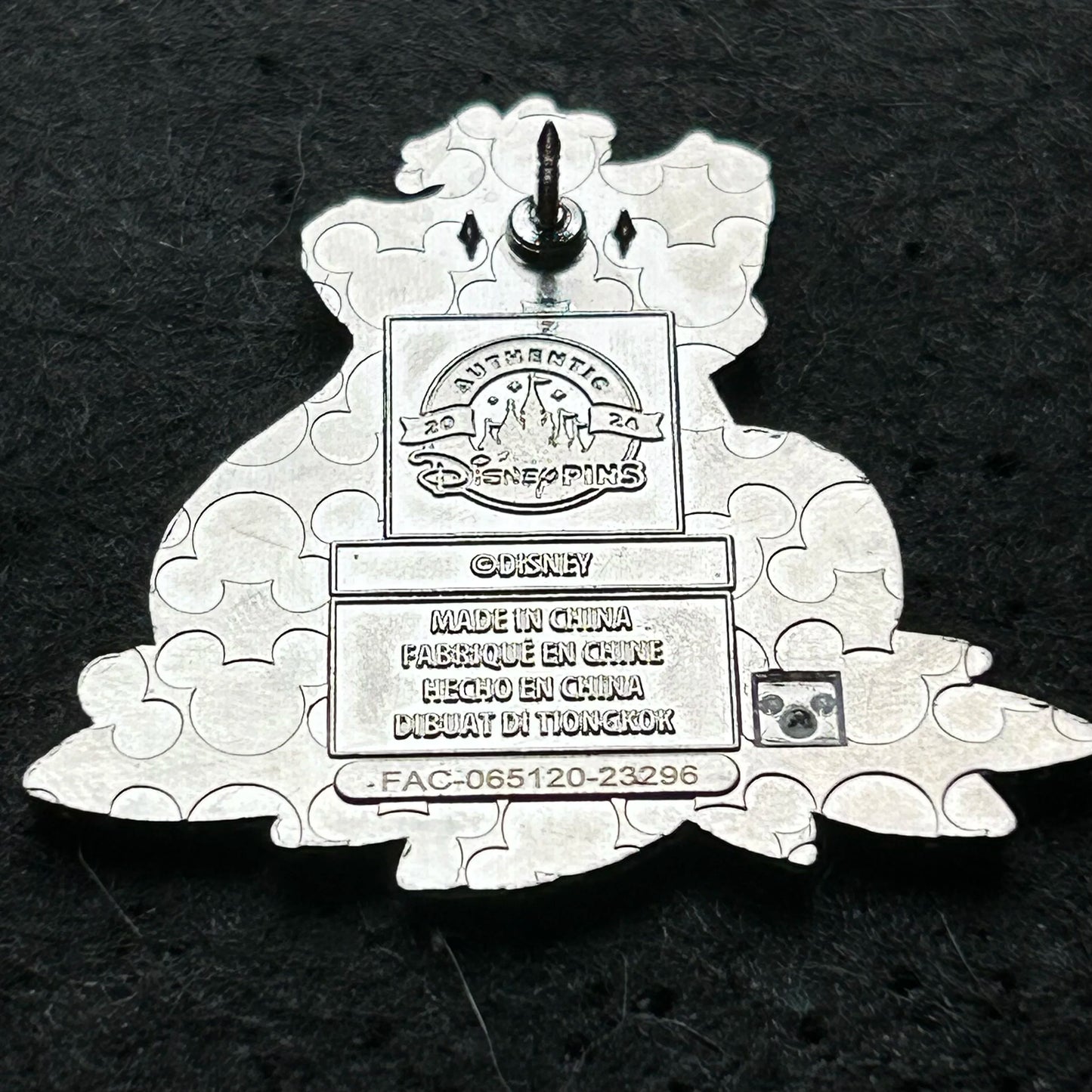 2024 - Cheshire Cat - Sitting on Leaves - Alice In Wonderland - Disney Pin