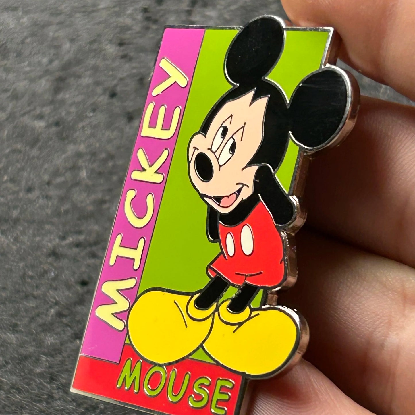 2003 - Disney Auctions - Shy Mickey Mouse - LE 250 - Disney Pin