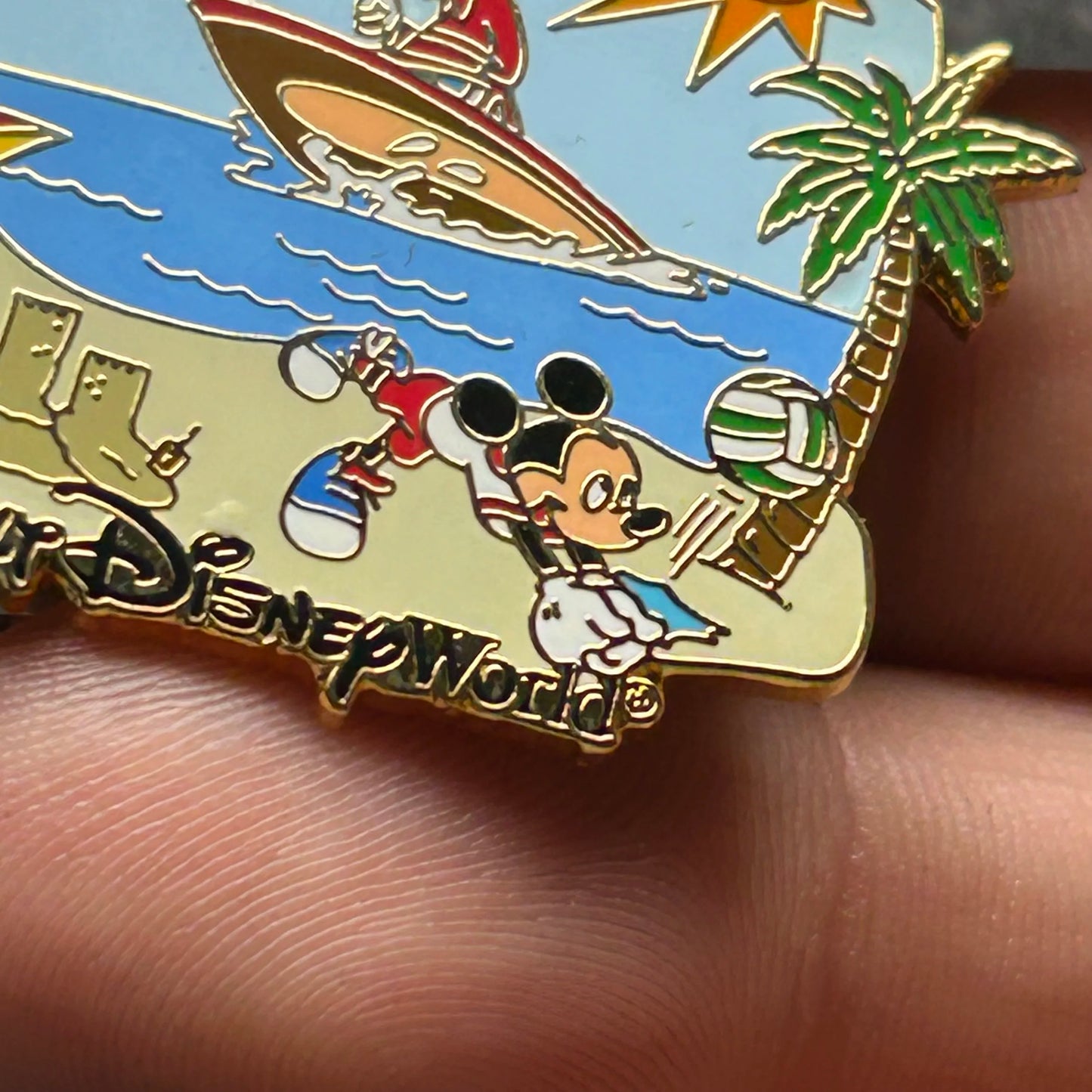 2003 - Mickey, Minnie, & Goofy - Spring Break - At The Beach - LE 3,000 - Disney Pin