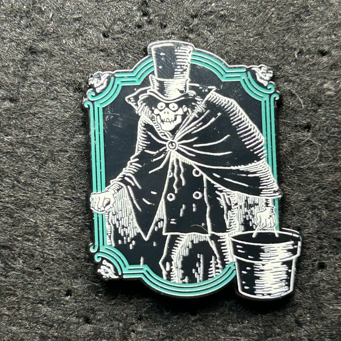 2024 - Hatbox Ghost - Haunted Mansion - LE 5,000 - Disney Pin