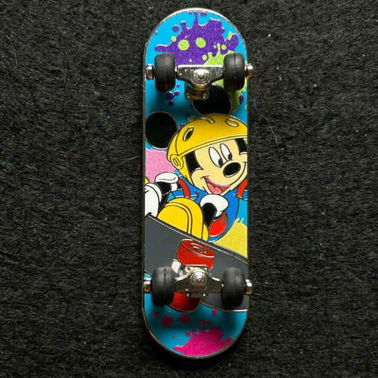 2024 - Mickey Mouse Skateboard - Moving Wheels - Disney Pin