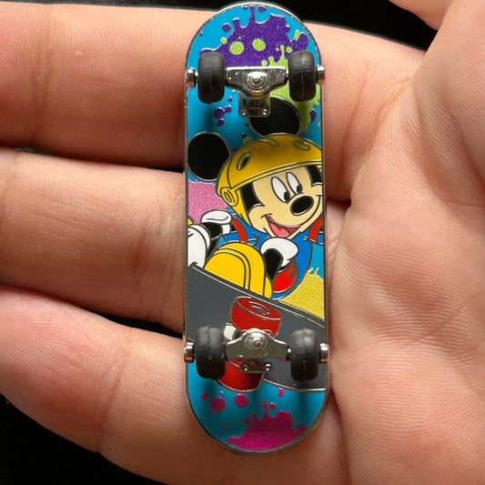 2024 - Mickey Mouse Skateboard - Moving Wheels - Disney Pin