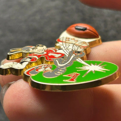2002 - Goofy - Kicking Football - Disney Pin