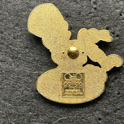 2002 - Goofy - Kicking Football - Disney Pin