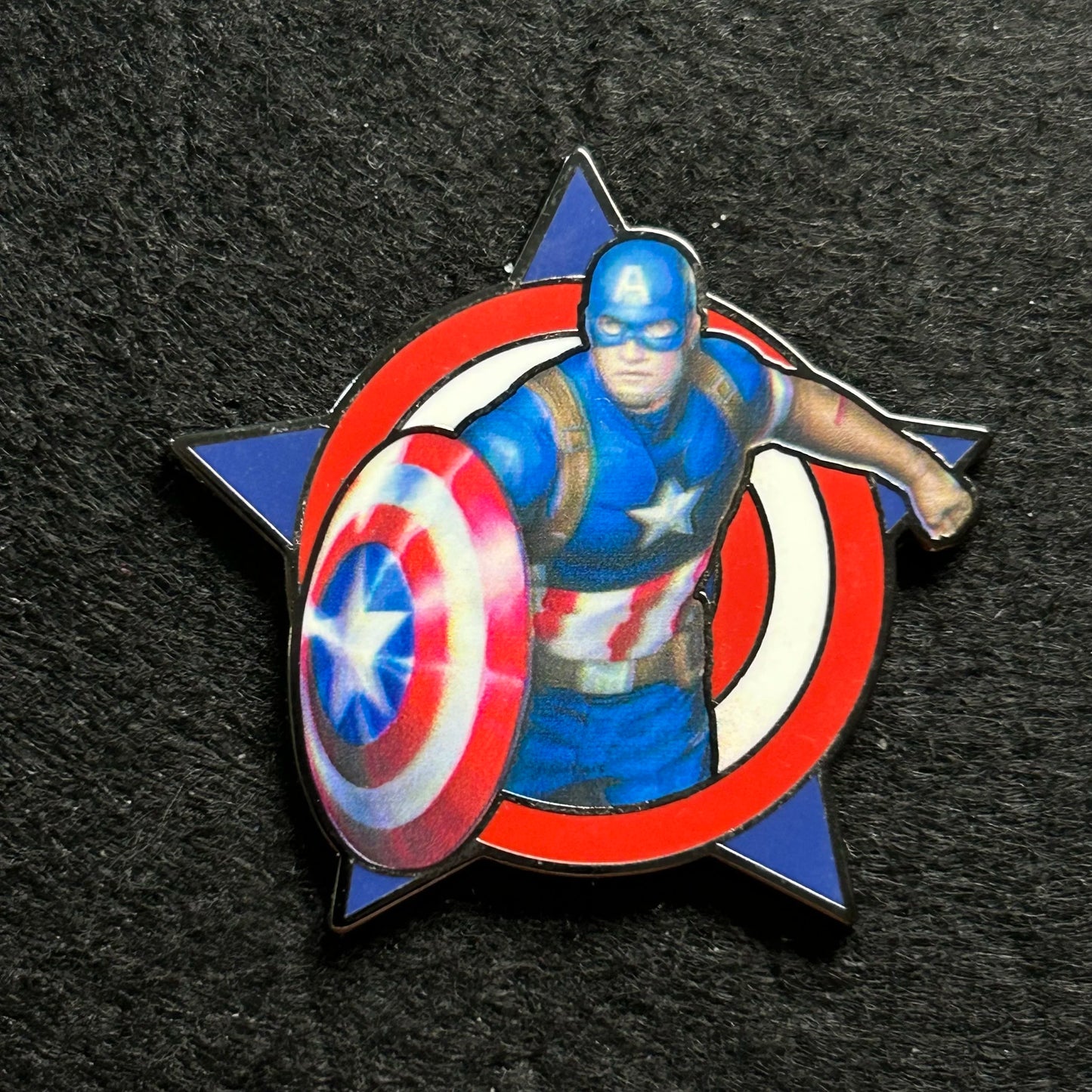2023 - Captain America Holding Shield - Marvel - Disney Pin
