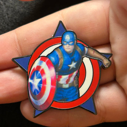 2023 - Captain America Holding Shield - Marvel - Disney Pin