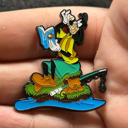 Loungefly - Goofy Fishing and Reading - Disney Pin
