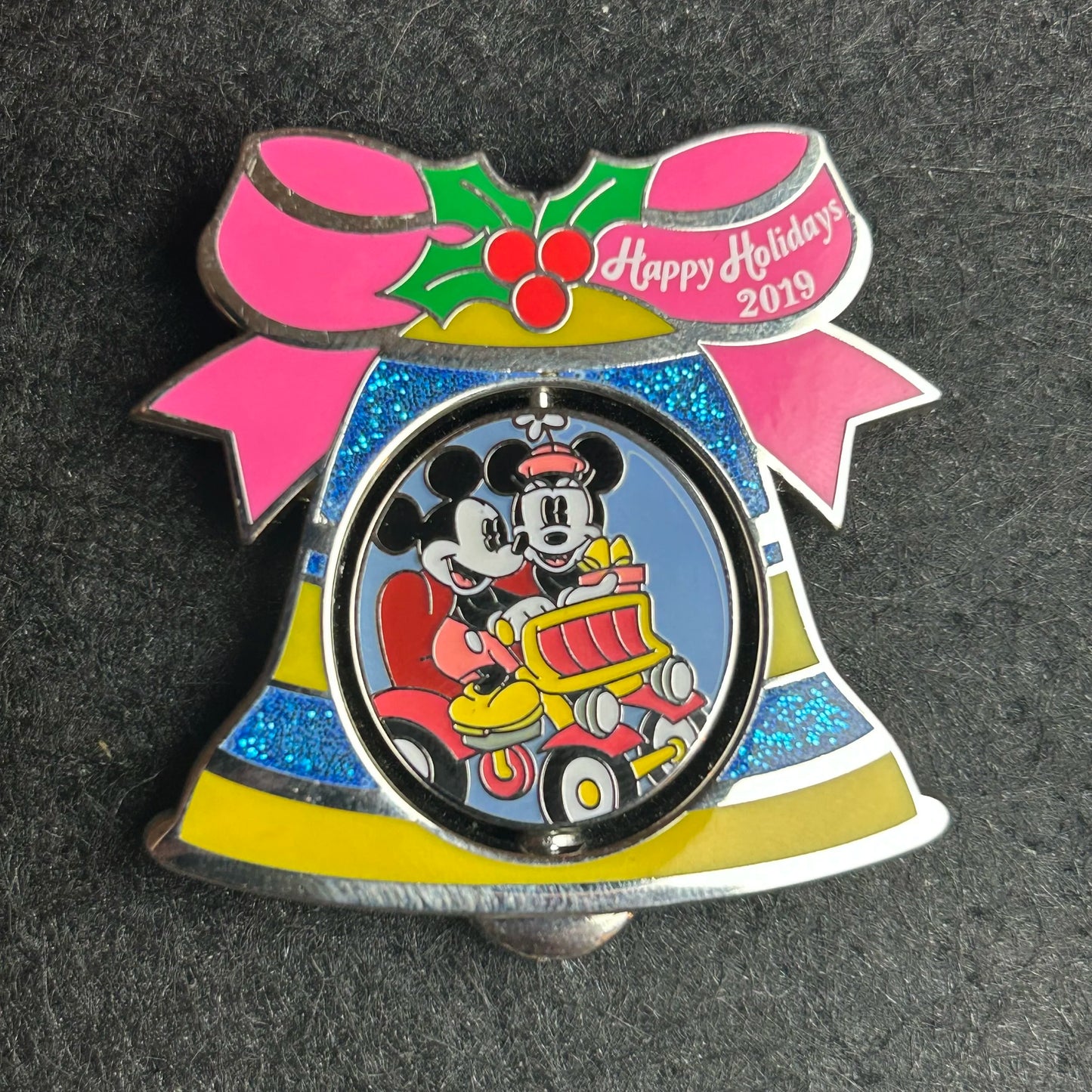 2019 - Mickey and Minnie Mouse in Car - Boardwalk Resort - LE 1,500 - Disney Pin