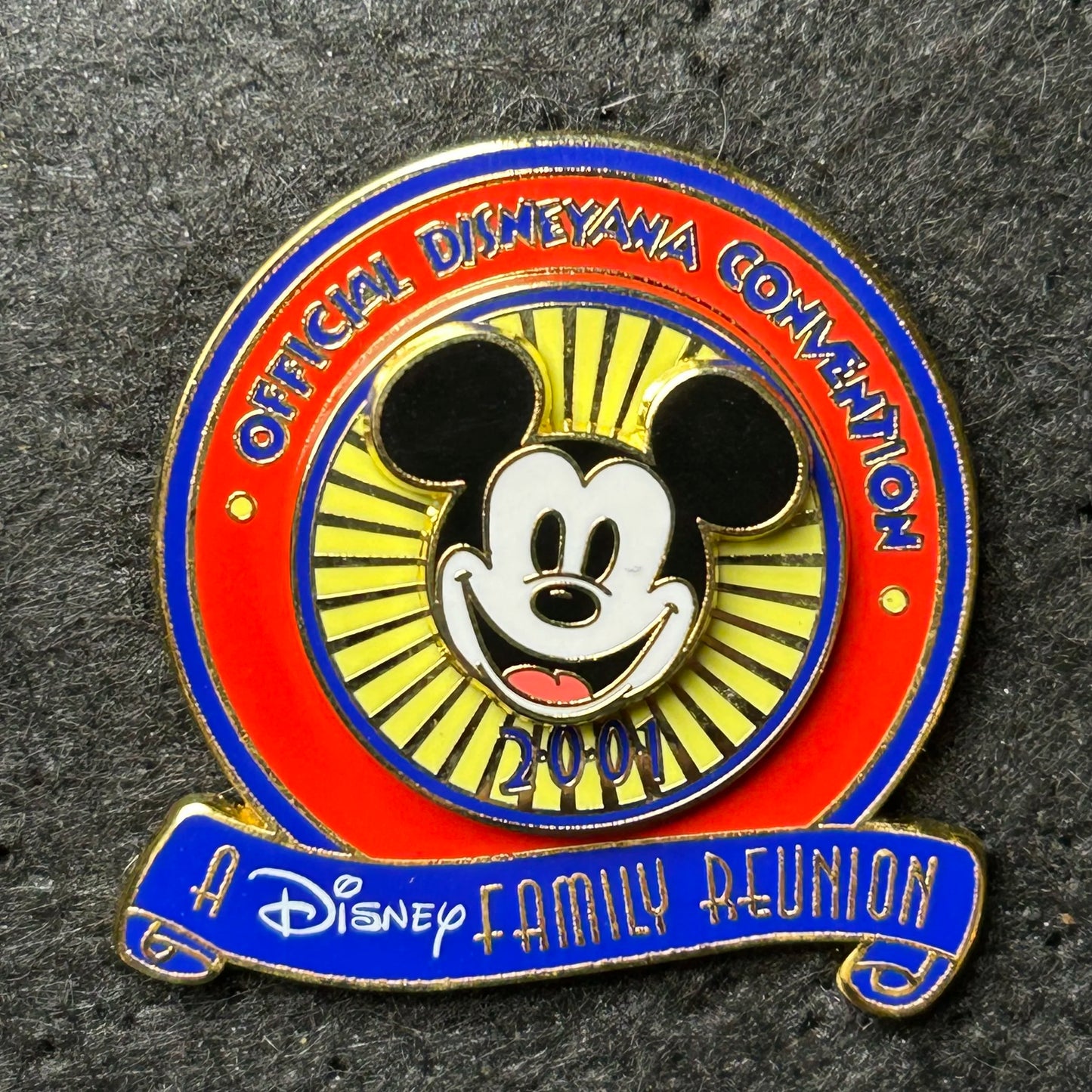 2001 - Mickey Mouse - A Disney Family Reunion - Disney Pin