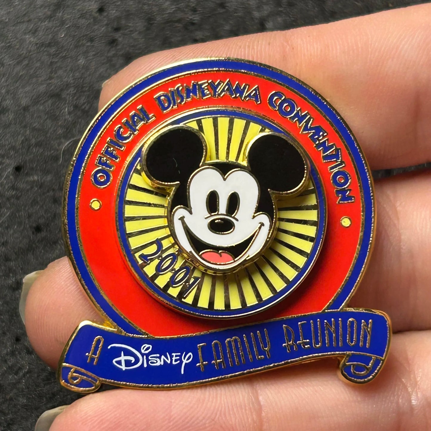 2001 - Mickey Mouse - A Disney Family Reunion - Disney Pin