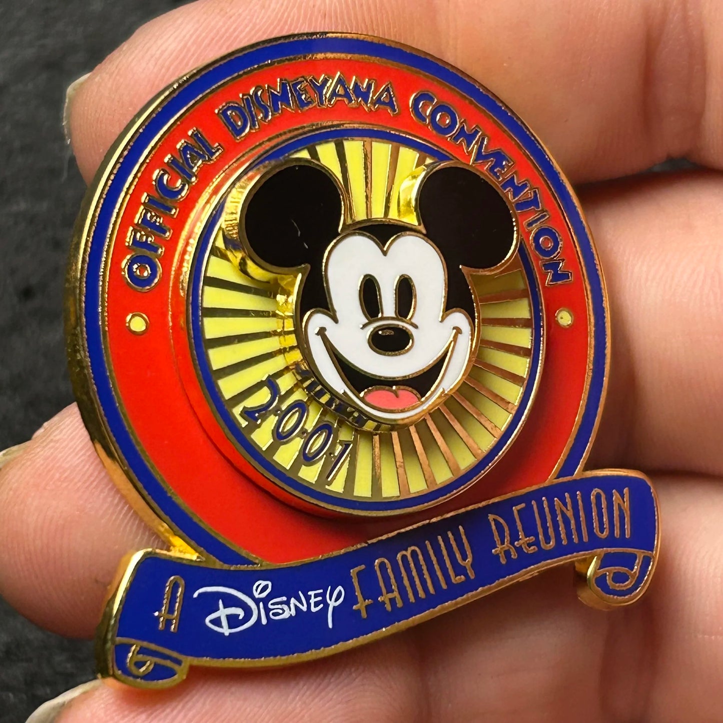 2001 - Mickey Mouse - A Disney Family Reunion - Disney Pin
