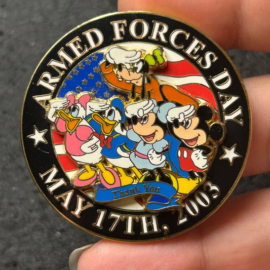 2003 - Daisy, Donald, Goofy, Mickey, and Minnie Mouse - Armed Forces - LE 2,500 - Disney Pin on Pin