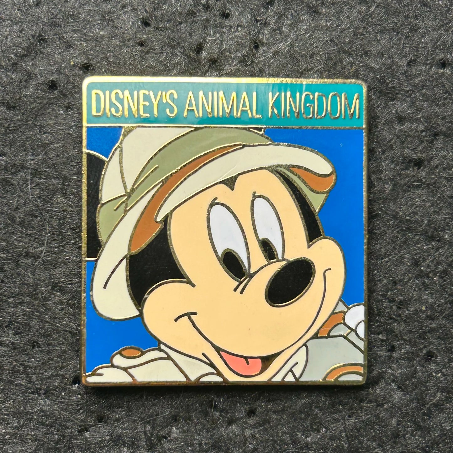 2004 - Mickey Mouse - DAK - Square - Disney Pin