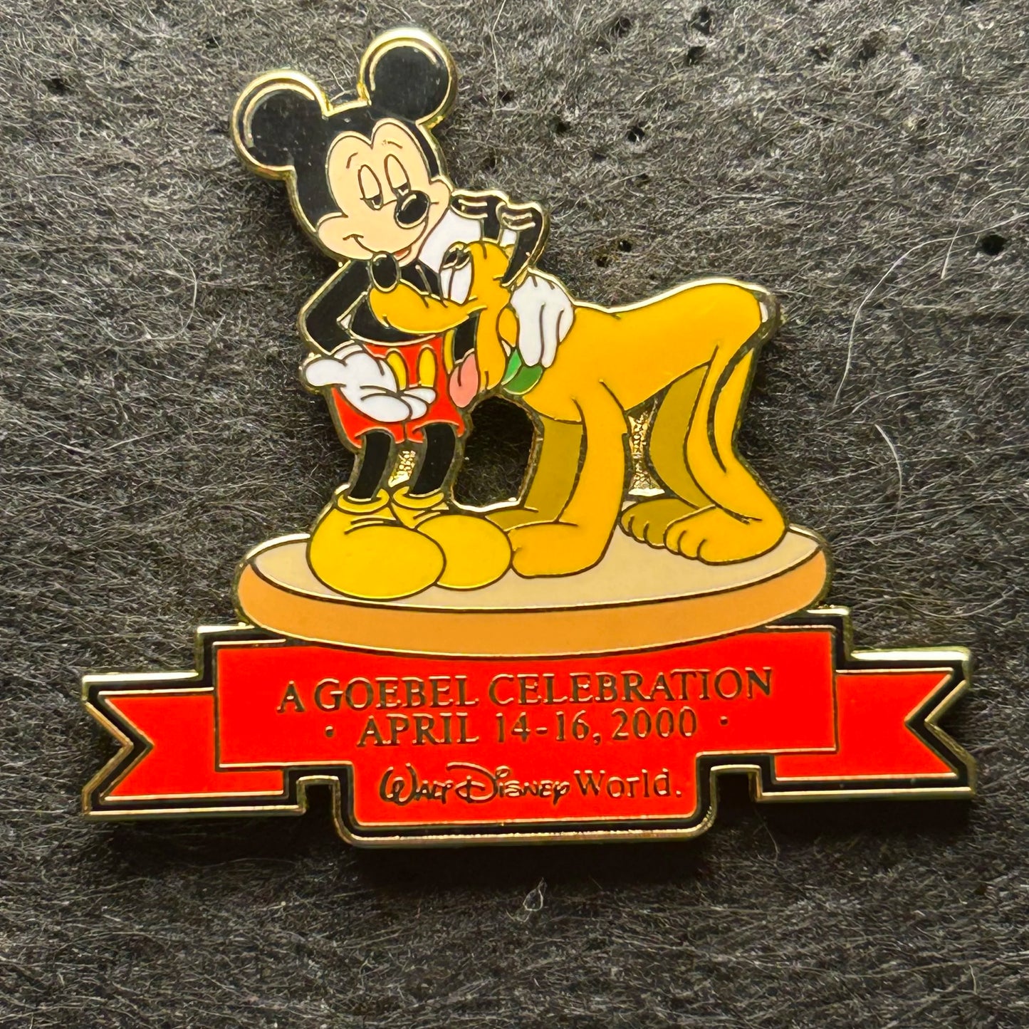 2000 - Mickey and Pluto - A Goebel Celebration - WDW - LE - Disney Pin