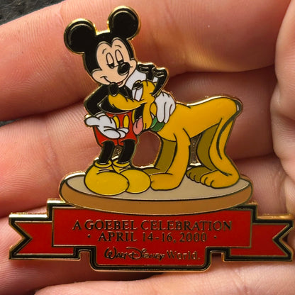 2000 - Mickey and Pluto - A Goebel Celebration - WDW - LE - Disney Pin