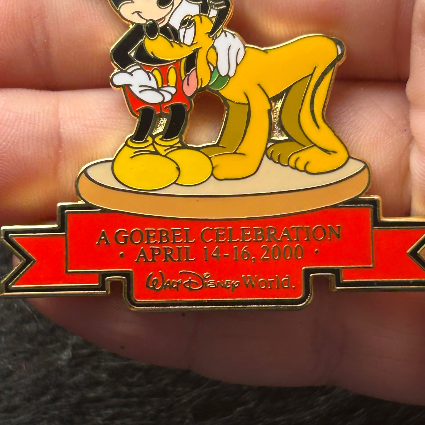 2000 - Mickey and Pluto - A Goebel Celebration - WDW - LE - Disney Pin