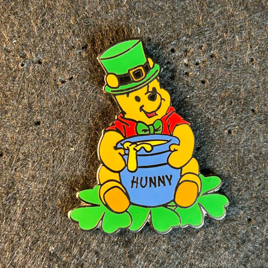 2001 - Winnie The Pooh - Saint Patrick’s Day - DLR - LE 2,000 - Disney Pin