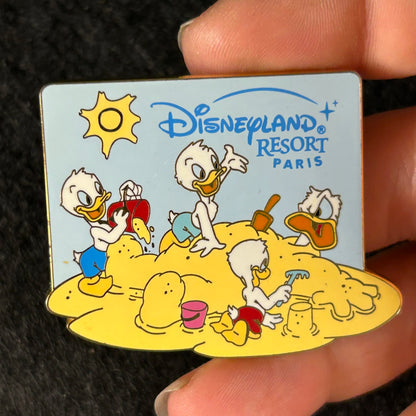 2002 - Huey, Dewey, Louie, And Donald Duck - At the Beach - Building Sand Castles - DLP - Disney Pin