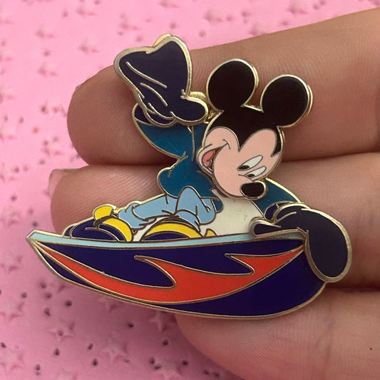 2003 - Mickey Mouse - Snowboarding - Extreme Spots - Disney Pin