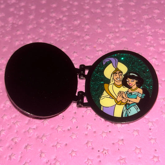 Loungefly - Jasmine and Aladdin - Princess Portrait Locket - Mystery Pin