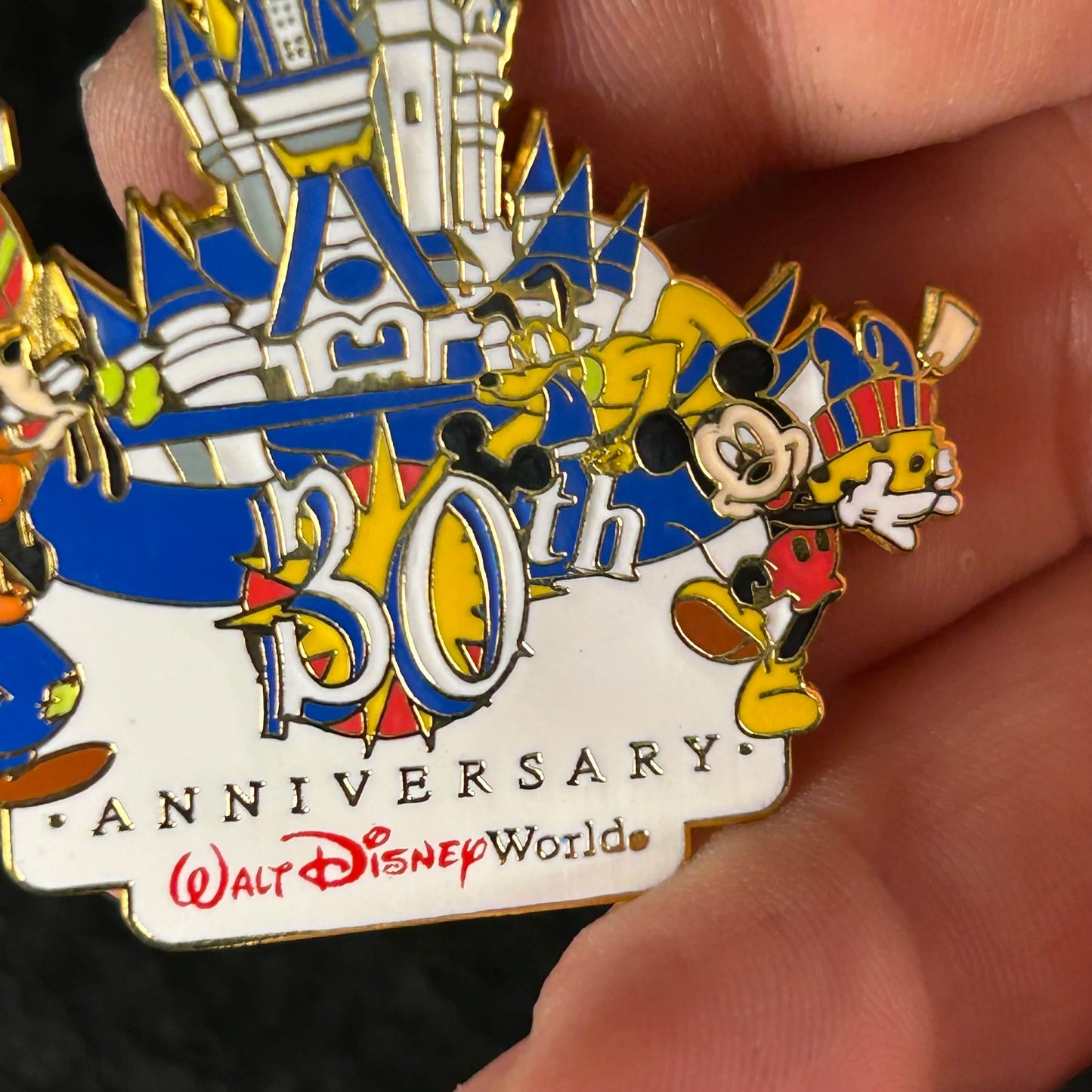 2001 - Mickey Mouse, Pluto, and Goofy - Christmas At the Castle - 30th - WDW - Disney Pin