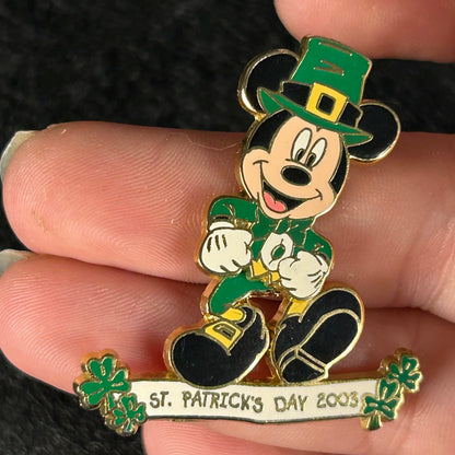 2003 - Mickey Mouse - St Patrick’s Day - LE 3,500 - Swing/Sway - Disney Pin