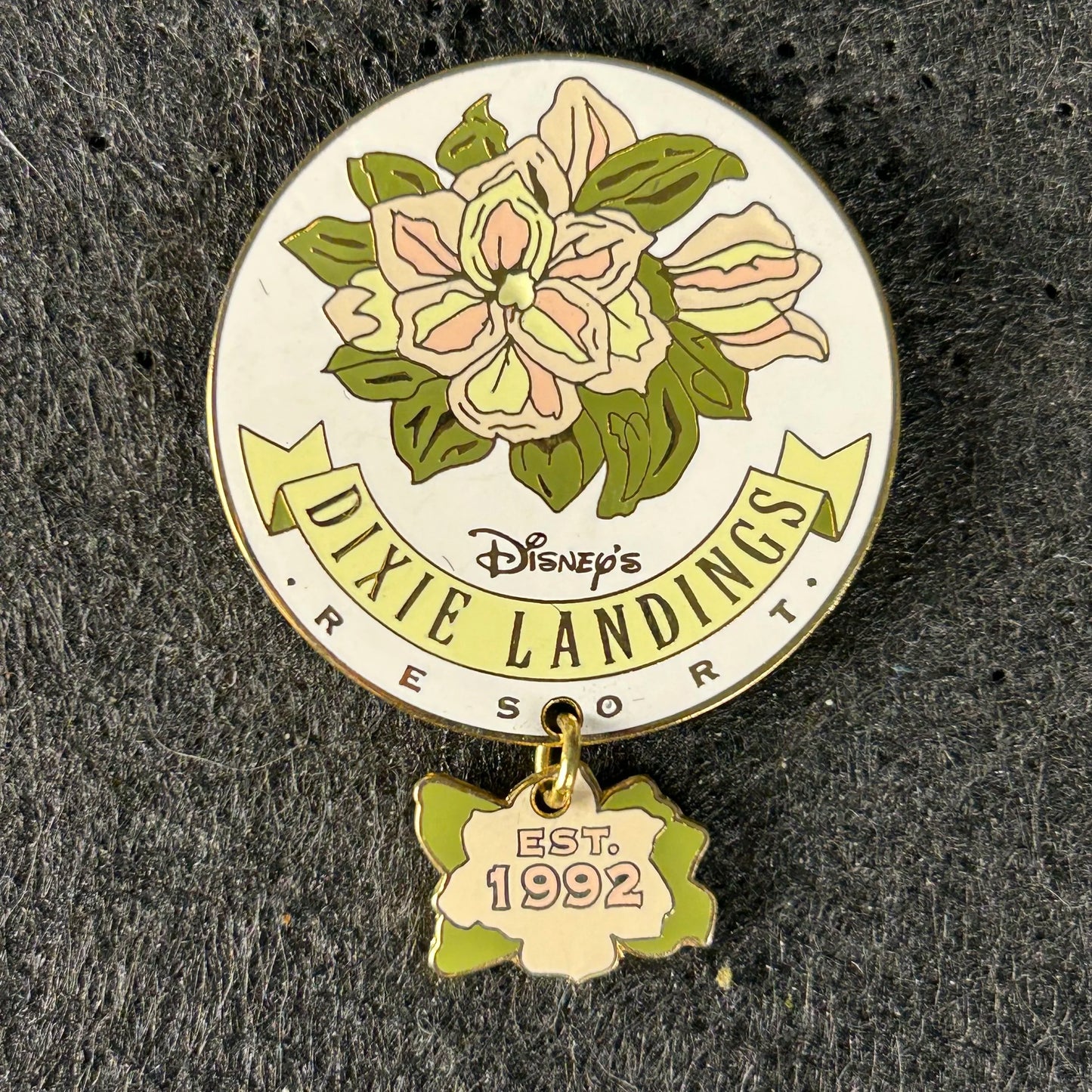 2001 - Dixie Landings Resort - Dangle - WDW - Disney Pin