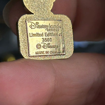 2002 - Mickey Mouse - Memorial Day -DLR - LE 3,500 - Disney Pin