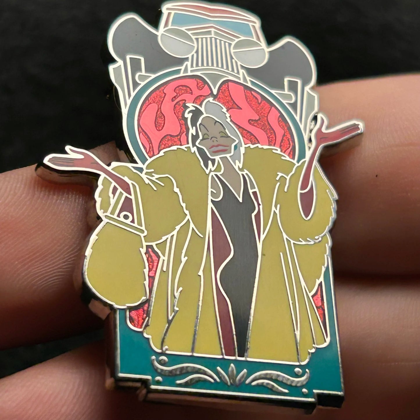2024 - Cruella De Vil - 101 Dalmatians - Window - Mystery Pin