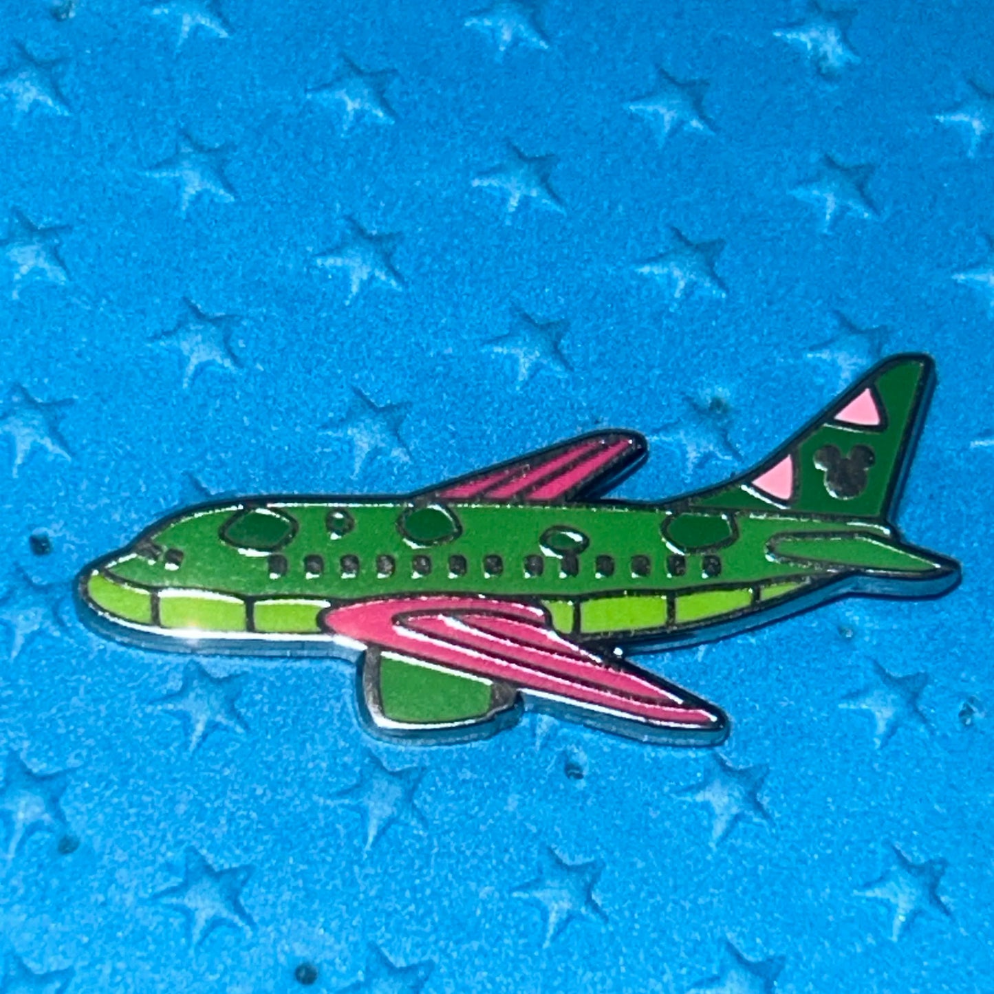 2020 - Elliot - Chaser Pin - Hidden Disney Plane Series
