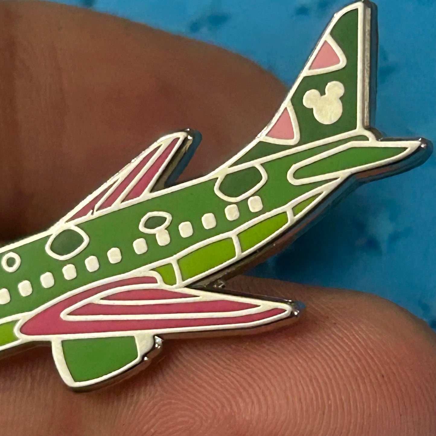 2020 - Elliot - Chaser Pin - Hidden Disney Plane Series