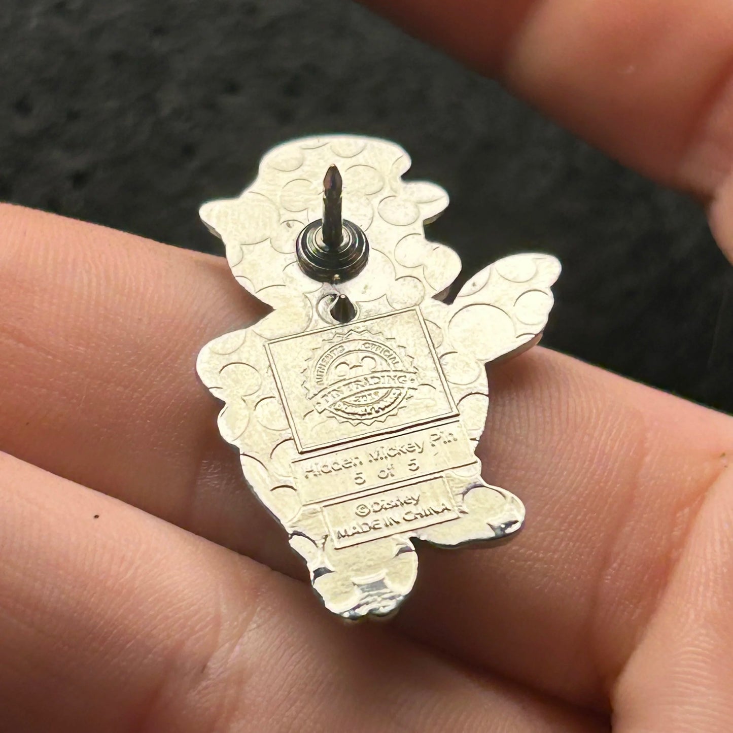 2019 - Little Pig - Hidden Mickey - Blue Chaser - DLR - Disney Pin