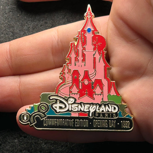 2000 - Disneyland Paris - Castle - Opening Day - Commemorative Edition - Disney Pin