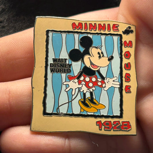 2002 - Minnie Mouse - On with the Show - Pure Series - MGM Studios - Disney Pin