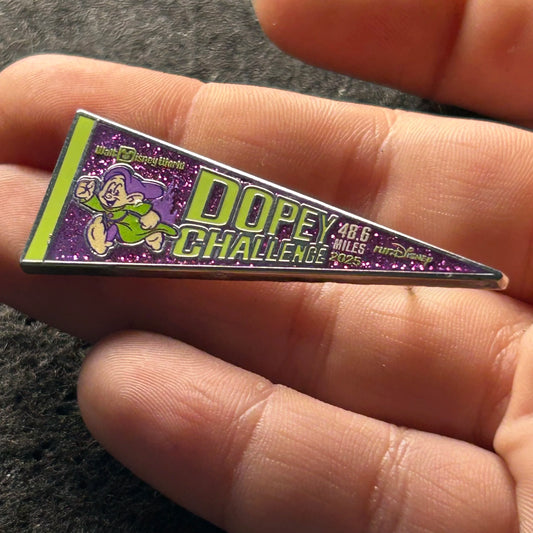 2025 - Dopey Challenge - Snow White - runDisney - LE - Banner - Disney Pin