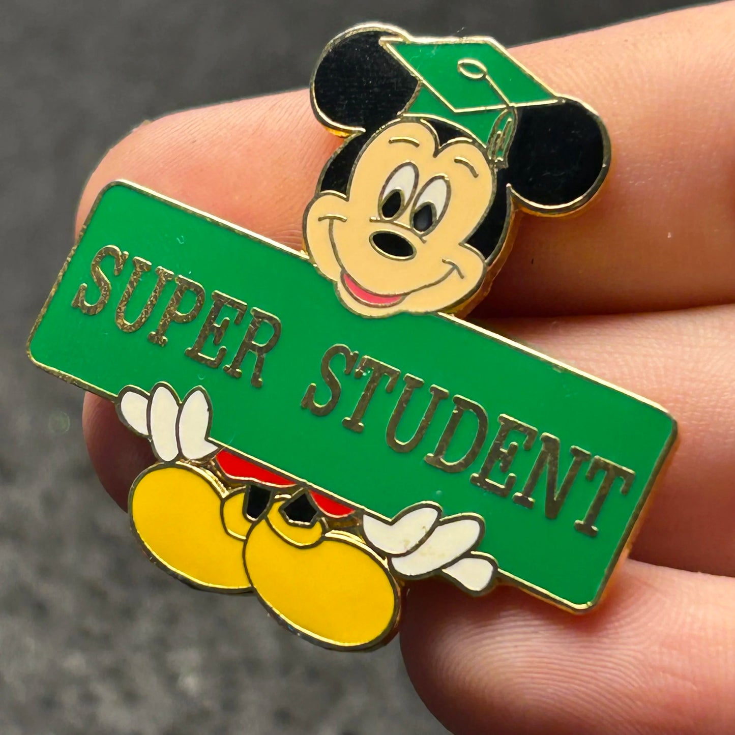 2001 - Mickey Mouse - Super Student - Graduation - Disney Pin