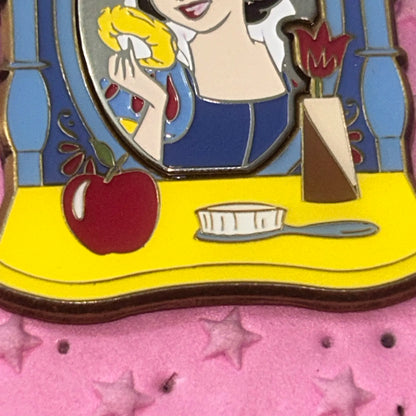 Loungefly - Snow White - Princess Vanity - Disney Pin