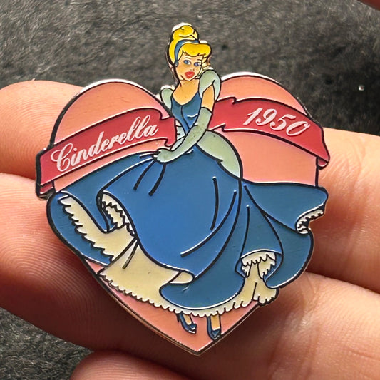2000 - Cinderella 1950 - Countdown to Millennium - Pink Heart - Disney Pin