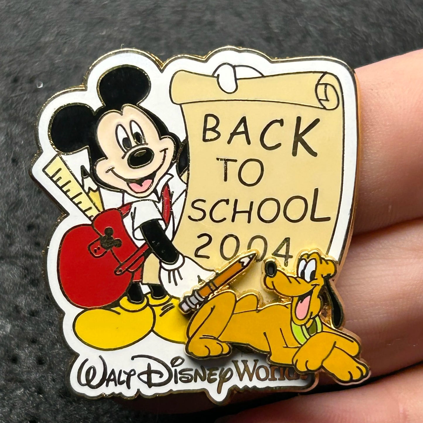 2004 - Mickey Mouse and Pluto - Back to School - LE 1,200 - Disney Pin